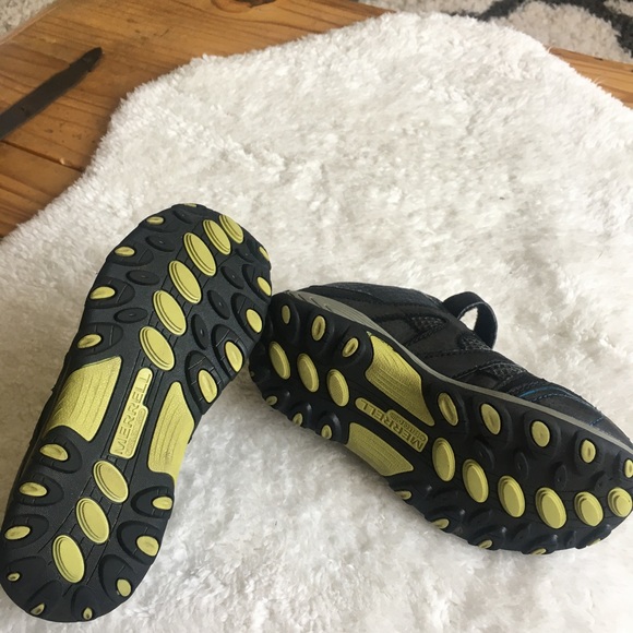 Kids Merrell Shoes - Picture 2 of 6